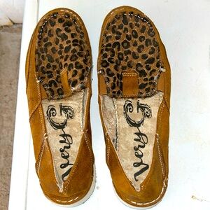 Very G leopard shoes